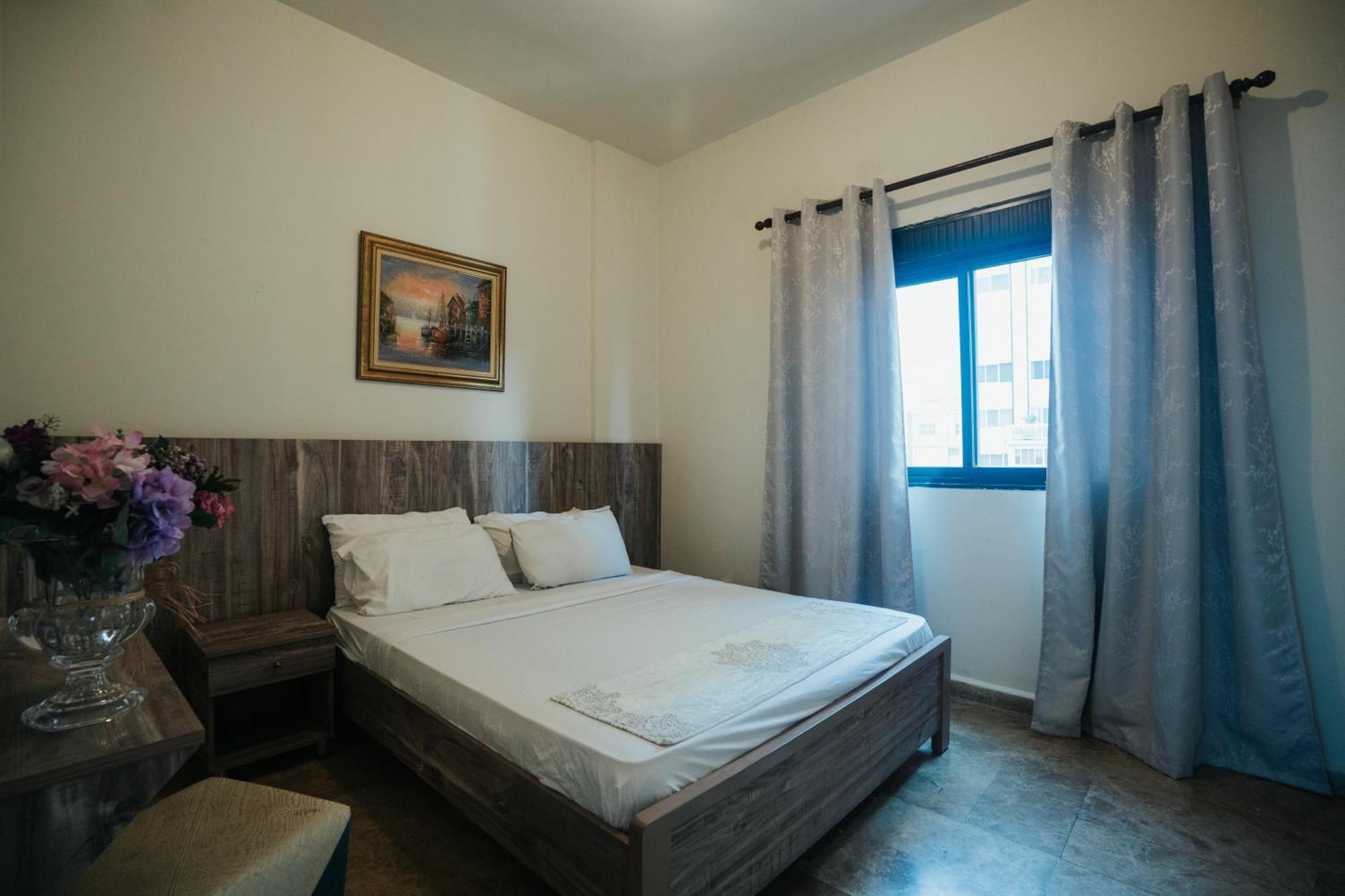 ג'ונייה Holiday Suites Hotel & Beach Resort מראה חיצוני תמונה