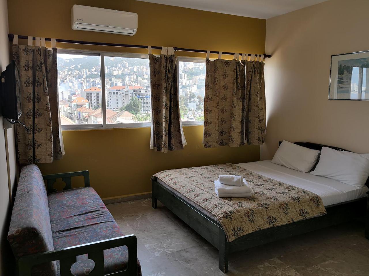 ג'ונייה Holiday Suites Hotel & Beach Resort מראה חיצוני תמונה
