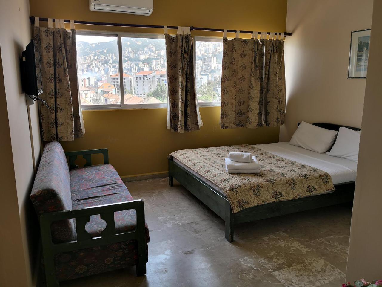 ג'ונייה Holiday Suites Hotel & Beach Resort מראה חיצוני תמונה