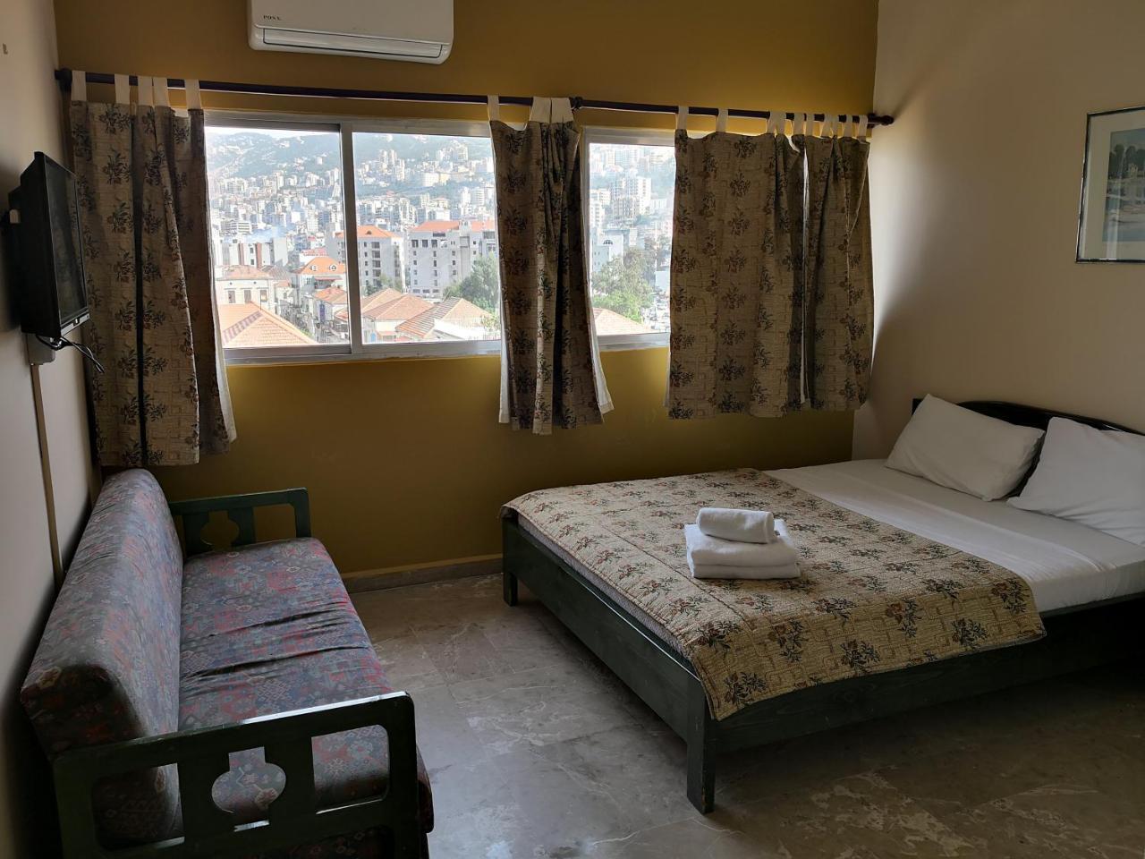 ג'ונייה Holiday Suites Hotel & Beach Resort מראה חיצוני תמונה