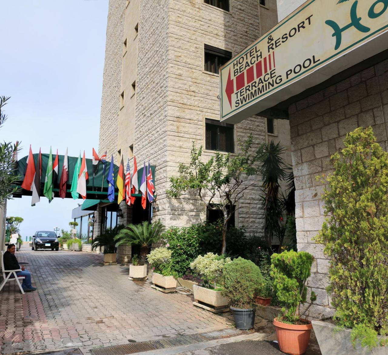 ג'ונייה Holiday Suites Hotel & Beach Resort מראה חיצוני תמונה