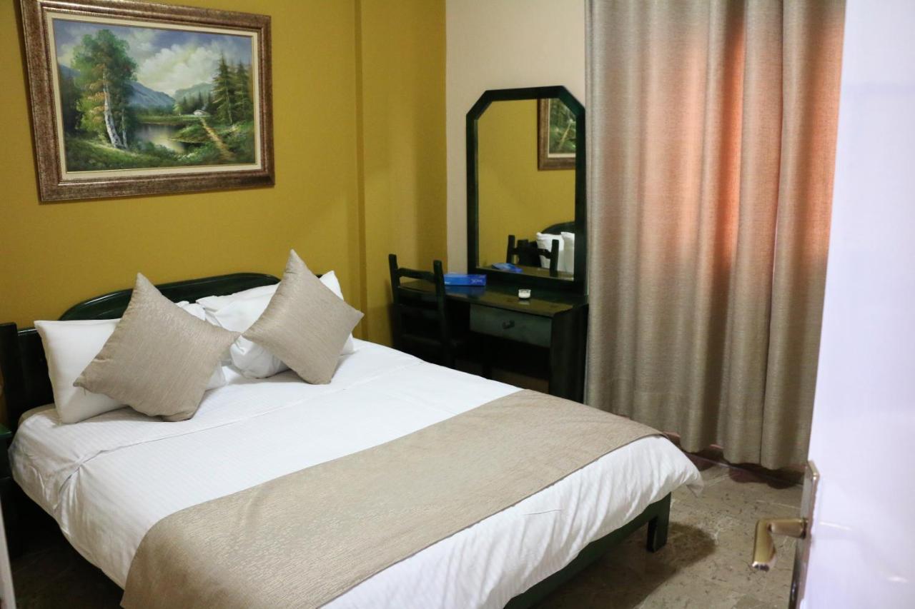 ג'ונייה Holiday Suites Hotel & Beach Resort מראה חיצוני תמונה