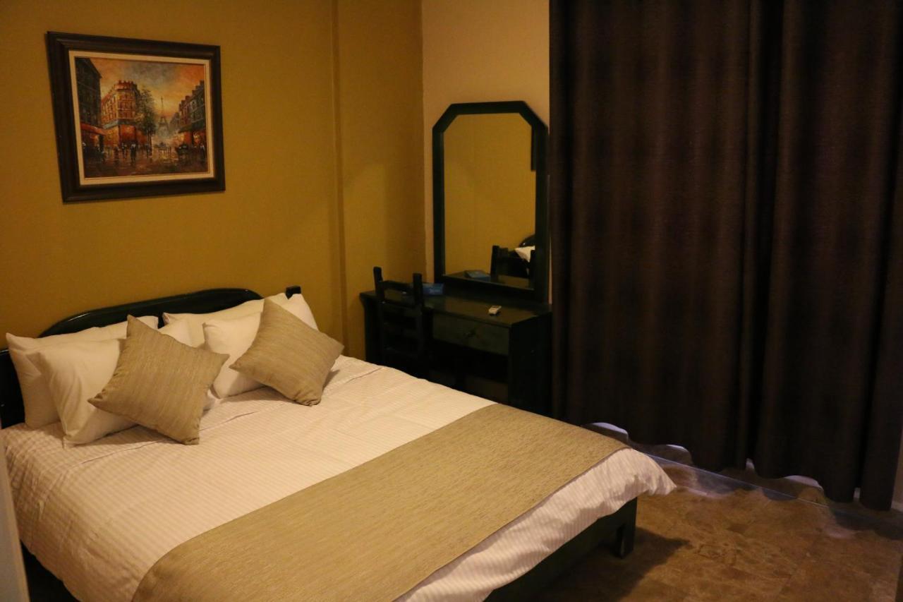 ג'ונייה Holiday Suites Hotel & Beach Resort מראה חיצוני תמונה