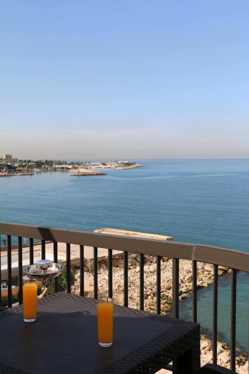 ג'ונייה Holiday Suites Hotel & Beach Resort מראה חיצוני תמונה